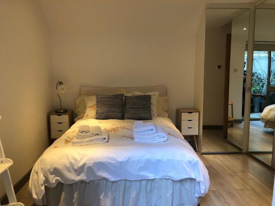 Quiet Kensington Flat Ideal For Central Лондон Экстерьер фото